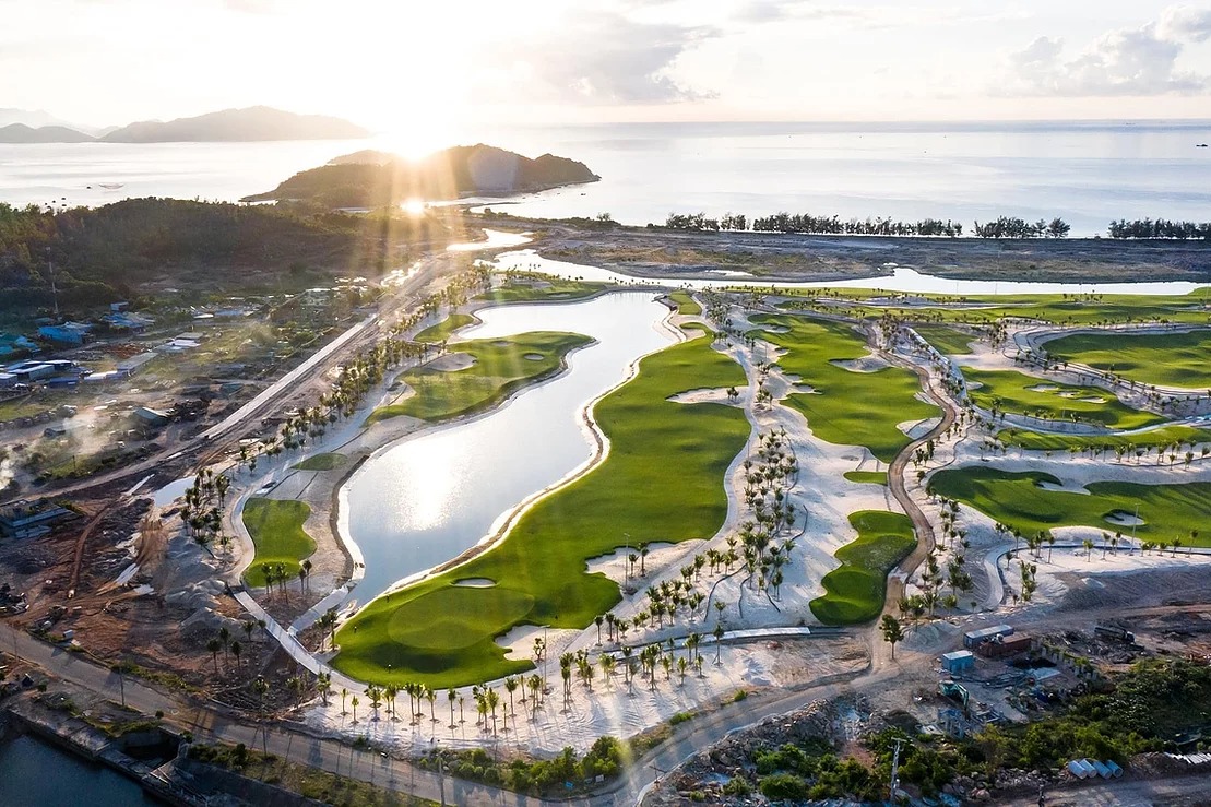 Golf Clubhouse Bình Tiên